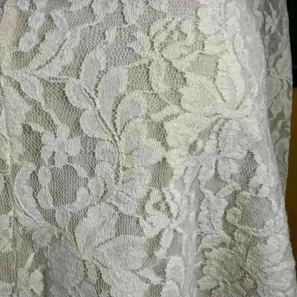 American Eagle Outfitters Ivory Lace 3/4 Sleeve V-Neck Babydoll Blouse - Picture 5 of 12